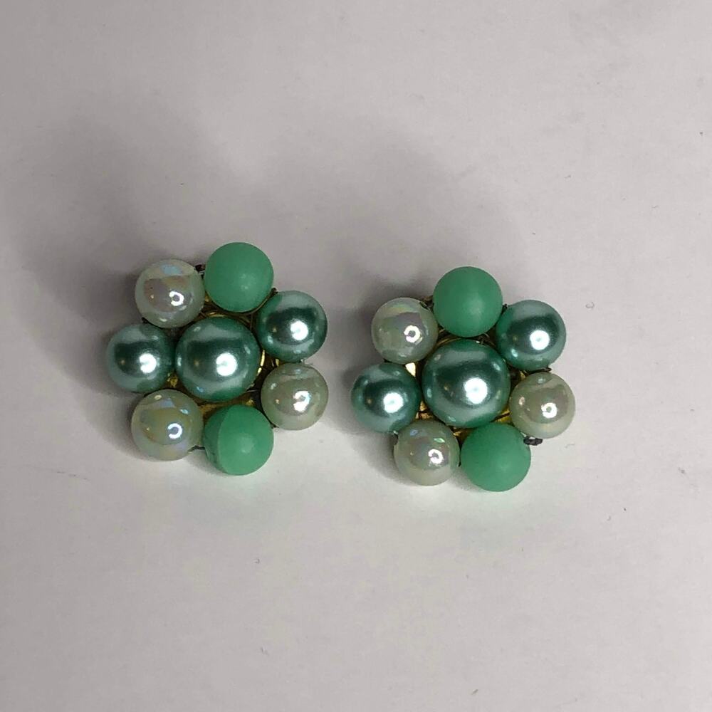 Vintage Jewelry Green Necklace & Clip On Earring Set - Picture 3 of 5